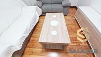 Sala d'estar de Pis en venda en Bilbao  amb Calefacció i Balcó