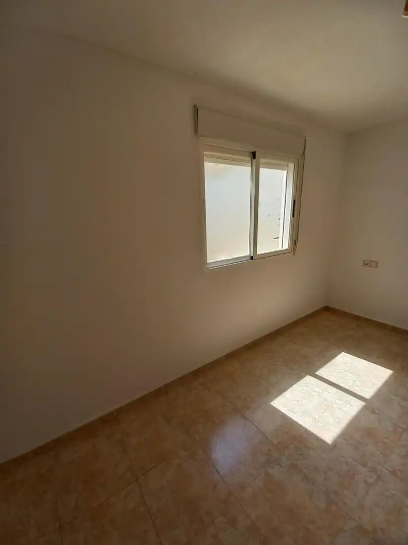 Habitación de Casa adosada en venta en Águilas con Aire acondicionado, Calefacción y Trastero