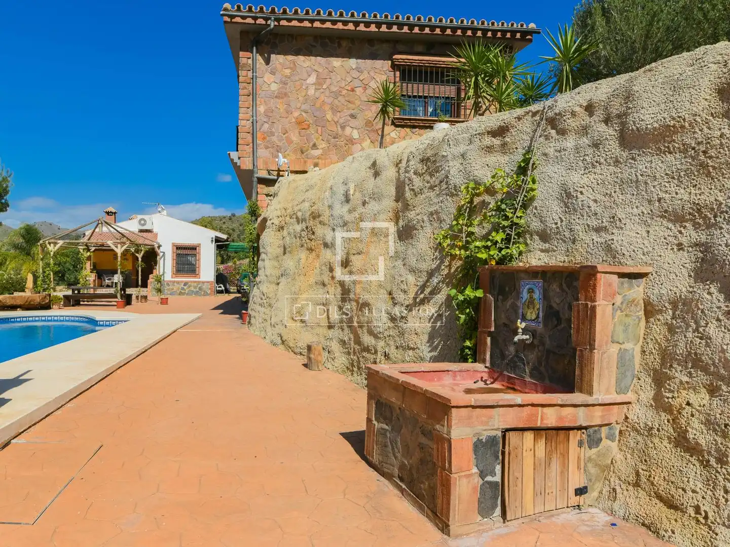 Vista exterior de Finca rústica en venda en Ardales amb Aire condicionat, Terrassa i Traster