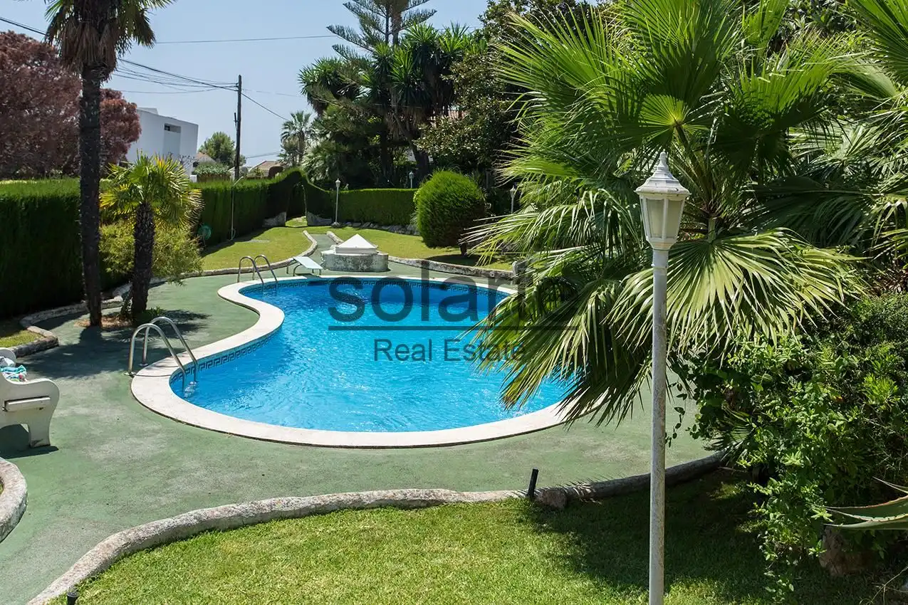 Piscina de Casa o xalet en venda en Cunit amb Balcó i Piscina comunitària