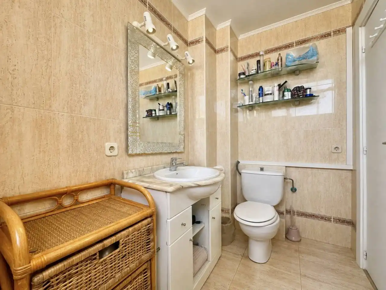 Bathroom of Flat for sale in  Palma de Mallorca  with Air Conditioner, Heating and Furnished
