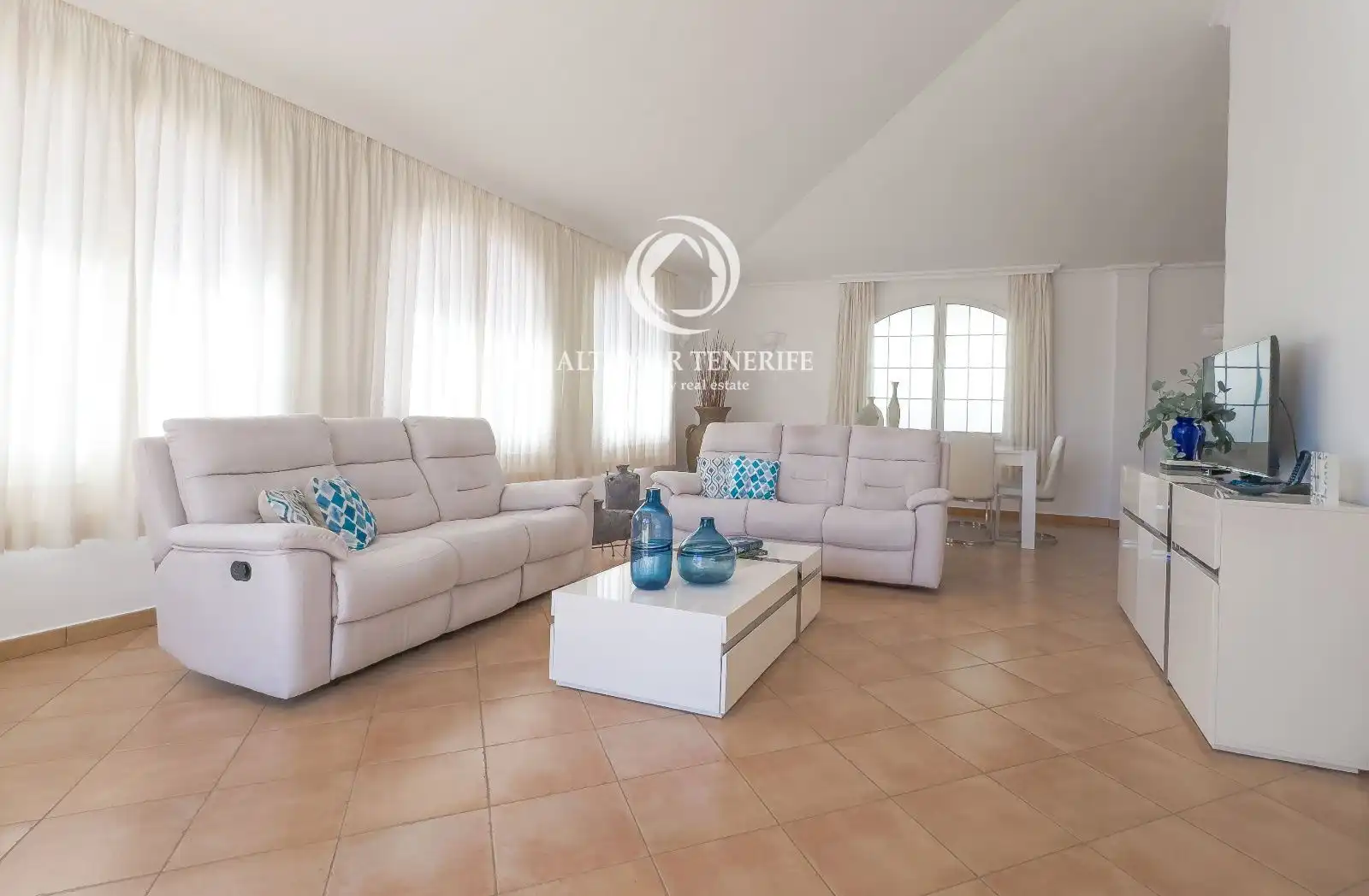 Casa con piscina in vendita a Jardines del Duque, imagen 16