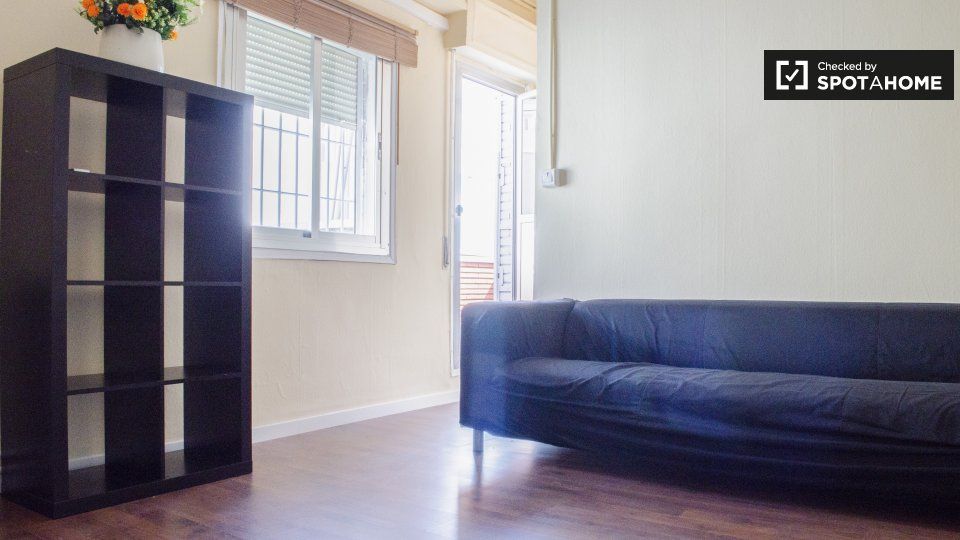 Living room of Flat to rent in  Madrid Capital  with Air Conditioner, Heating and Furnished