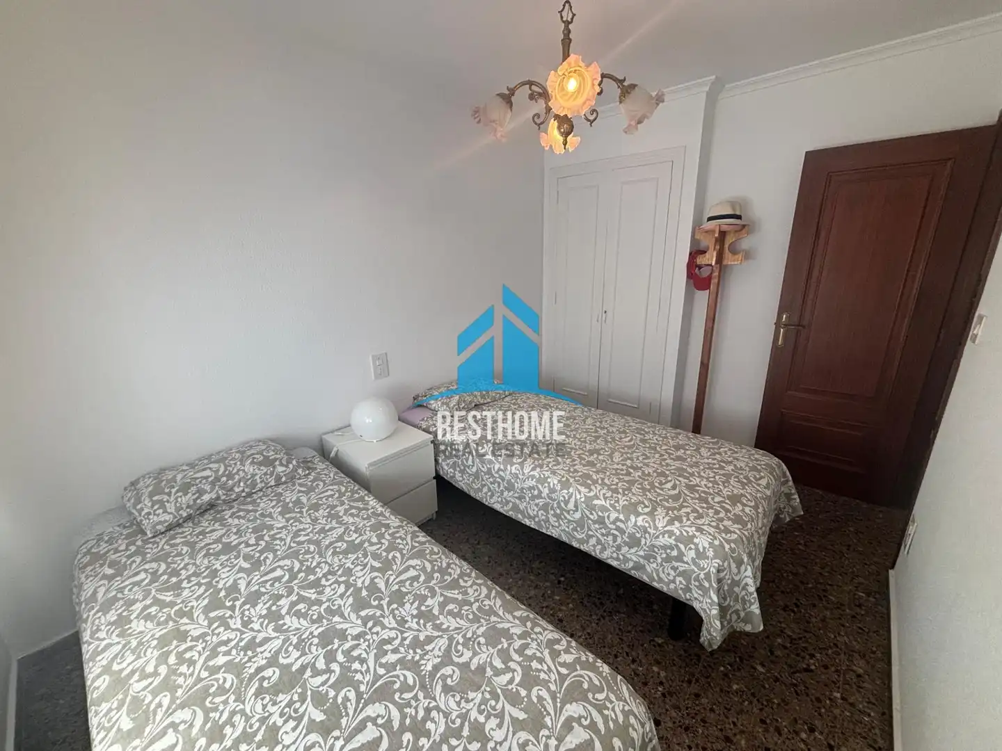 Habitación de Apartamento de alquiler en Cullera con Aire acondicionado, Amueblado y Piscina comunitaria
