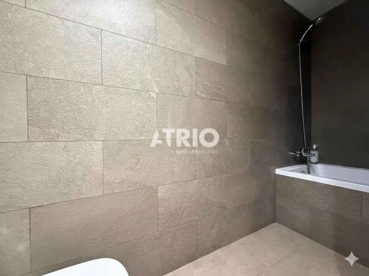 Baño de Piso en venta en  Palma de Mallorca con Aire acondicionado, Terraza y Piscina
