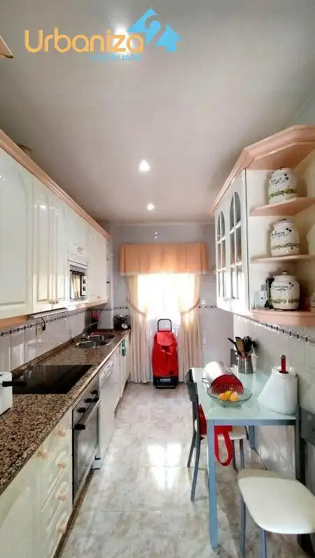Cocina de Ático en venta en Fregenal de la Sierra con Aire acondicionado, Terraza y Trastero