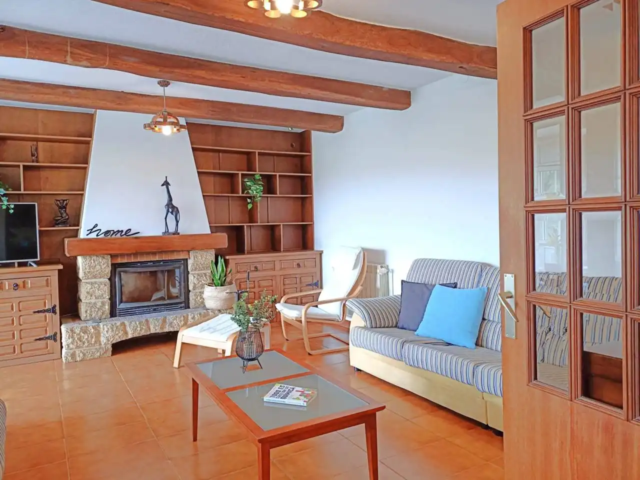 Sala de estar de Casa o chalet en venta en Oleiros con Calefacción