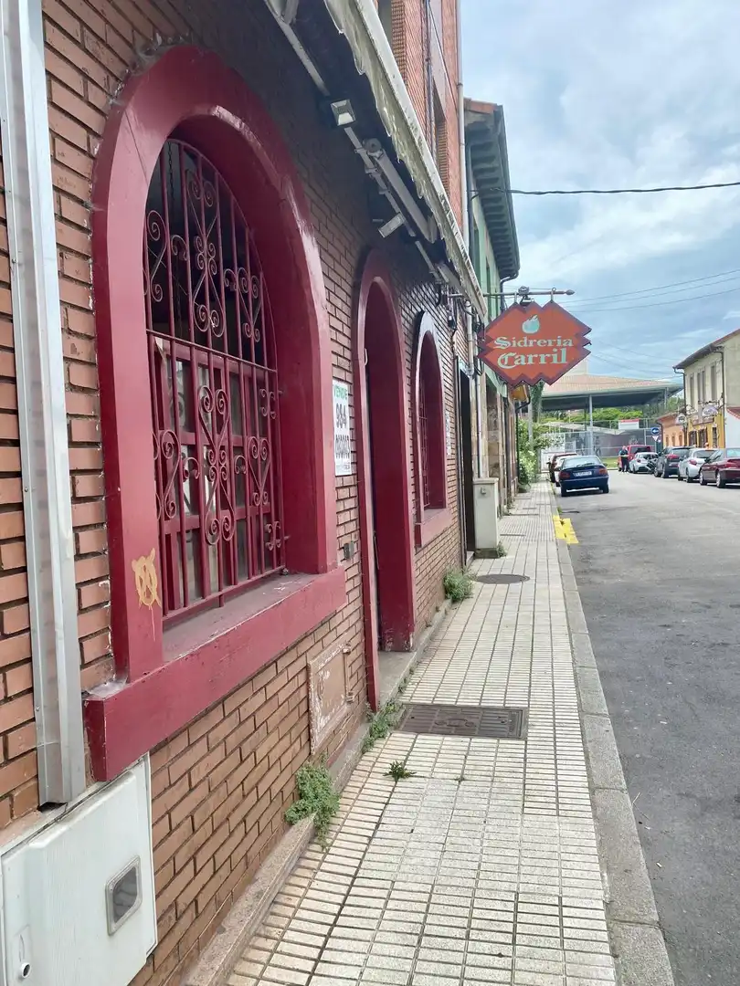 Vista exterior de Local de alquiler en Gijón  con Amueblado