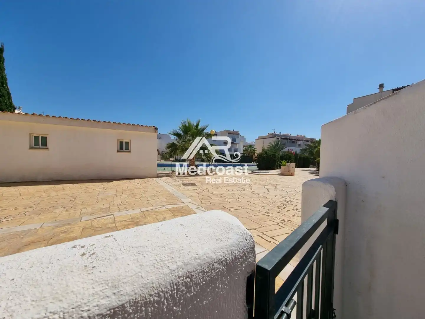 Vista exterior de Piso de alquiler en Vera con Terraza, Piscina y Amueblado