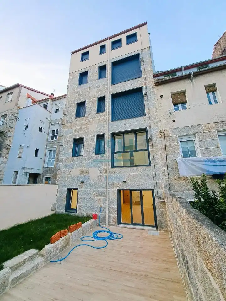 Vista exterior de Apartament en venda en Ourense Capital  amb Calefacció i Terrassa