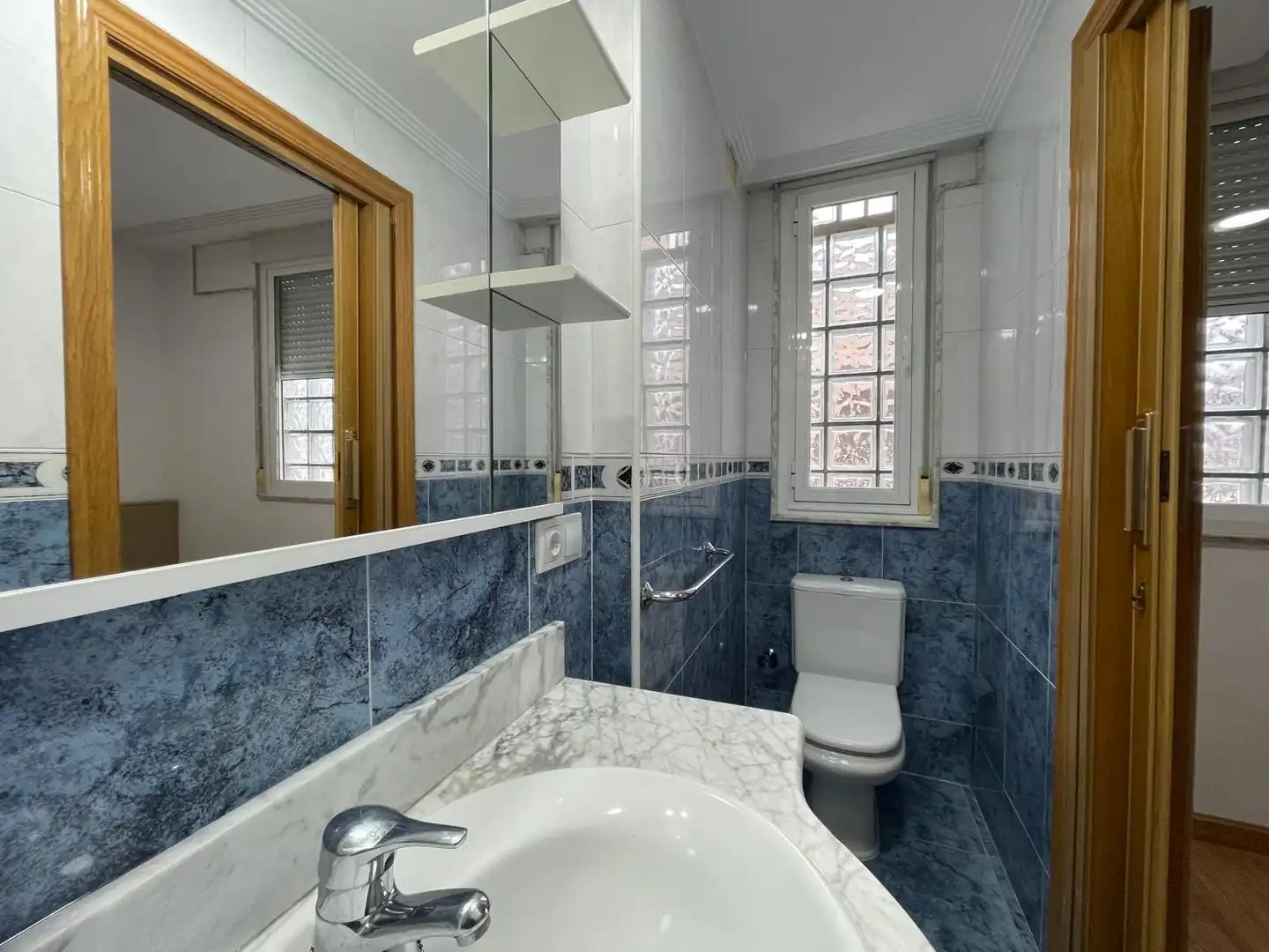 Badezimmer von Wohnung zur Miete in Ponferrada mit Möbliert und Balkon