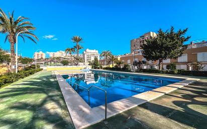 Piscina de Dúplex en venda en La Manga del Mar Menor amb Aire condicionat, Terrassa i Piscina comunitària