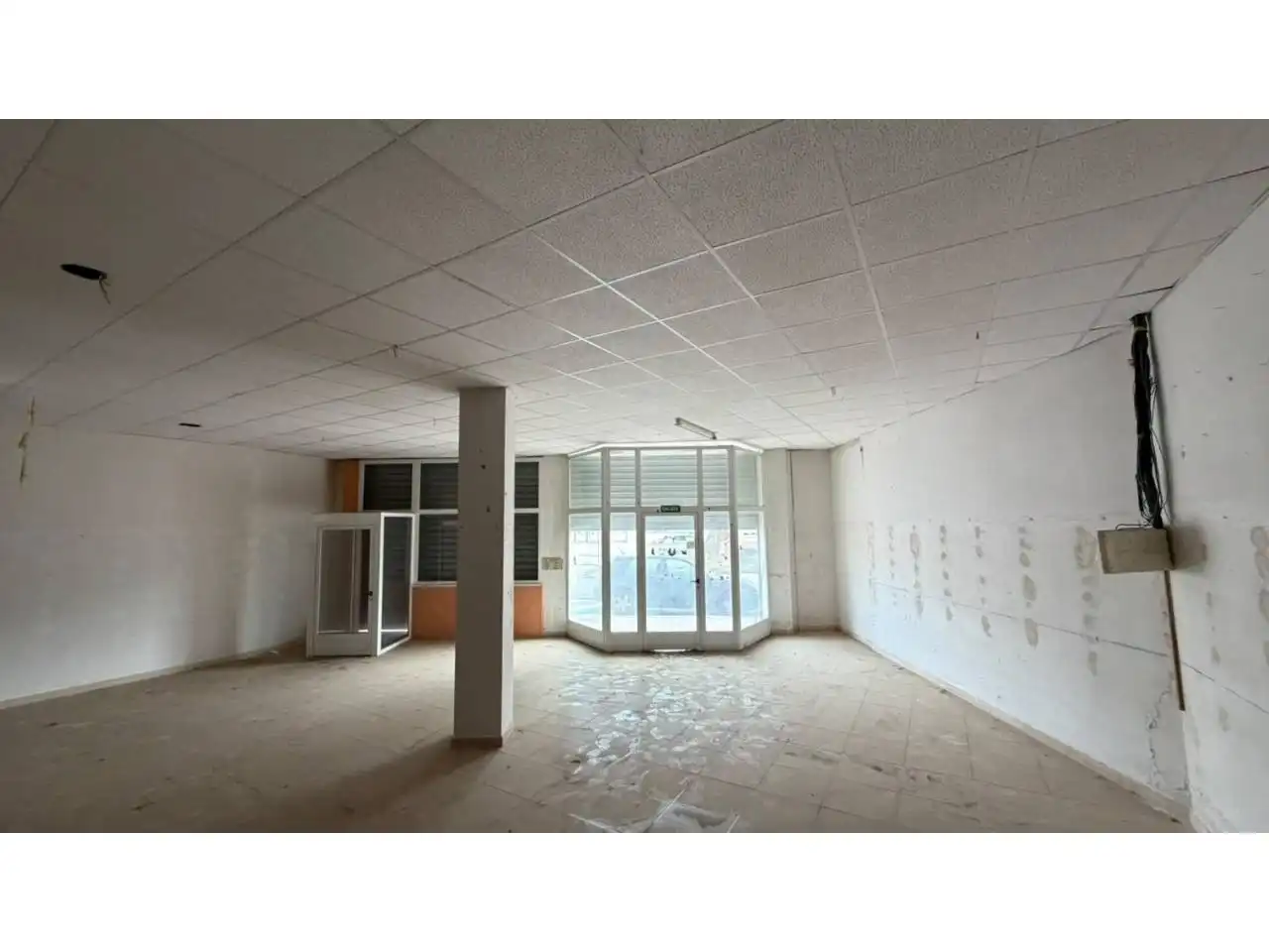 Business premises for sale in Caudete, imagen 2