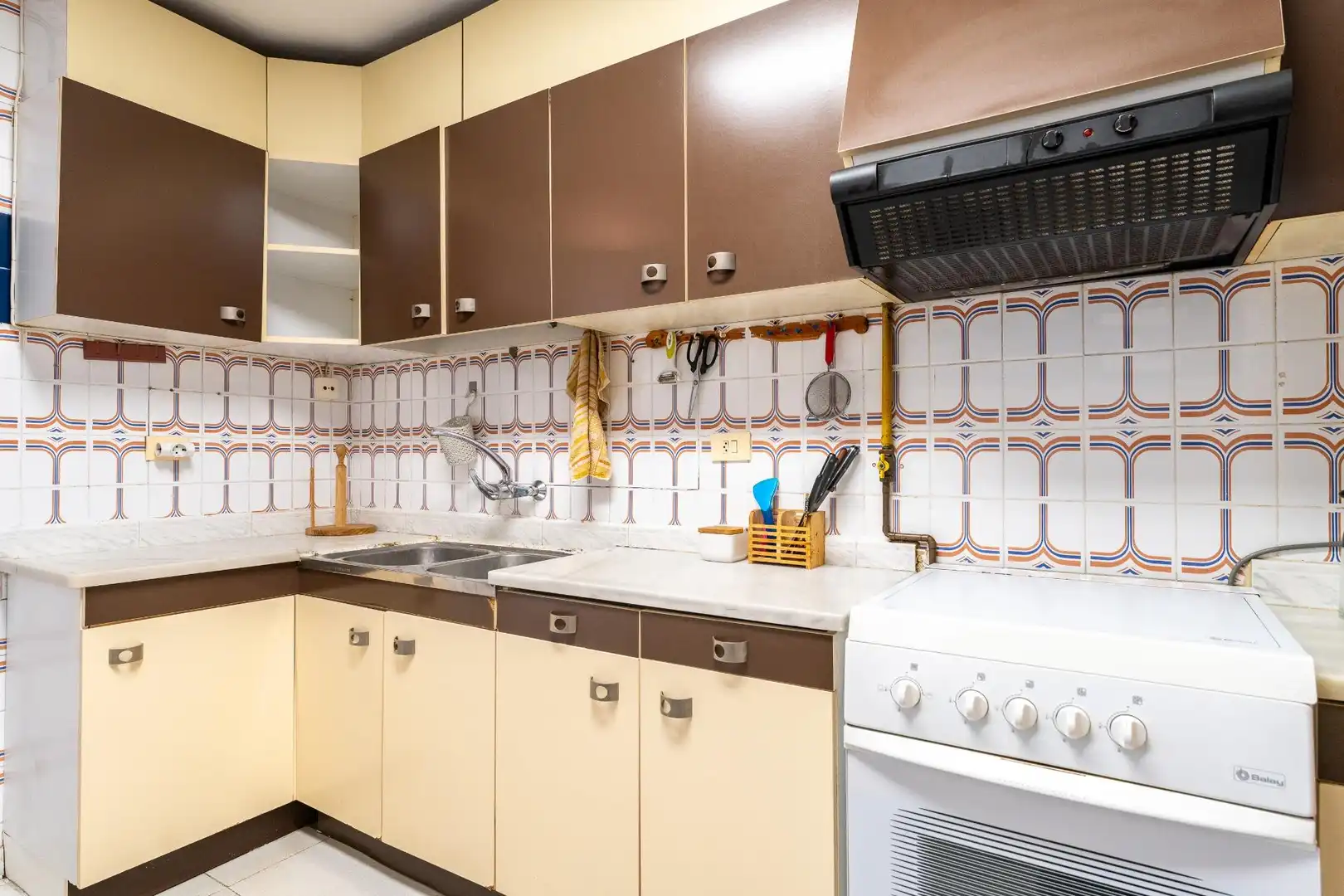 Küche von Wohnung zum Verkauf in Reus mit Klimaanlage, Heizung und Balkon