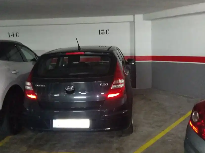 Parkplatz von Garage zum Verkauf in Oviedo 