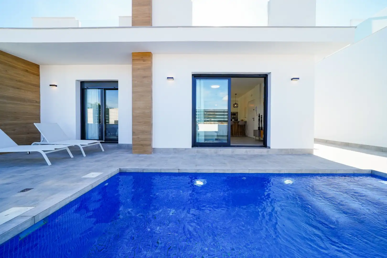 House with pool for sale in Roldán