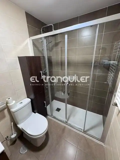 Badezimmer von Wohnung zur Miete in Las Rozas de Madrid mit Klimaanlage, Abstellraum und Waschmaschine