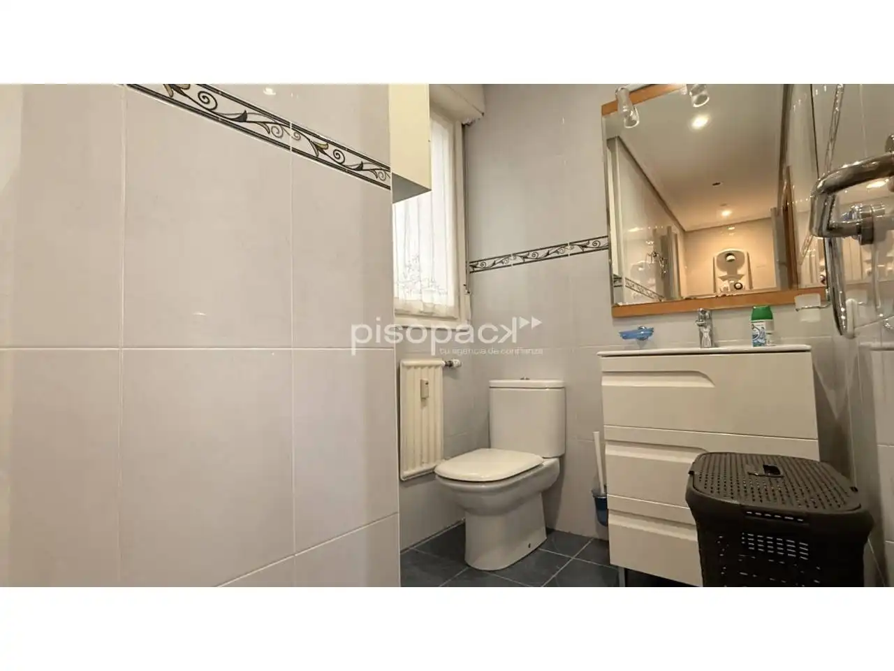 Baño de Piso en venta en  Pamplona / Iruña con Aire acondicionado, Terraza y Trastero