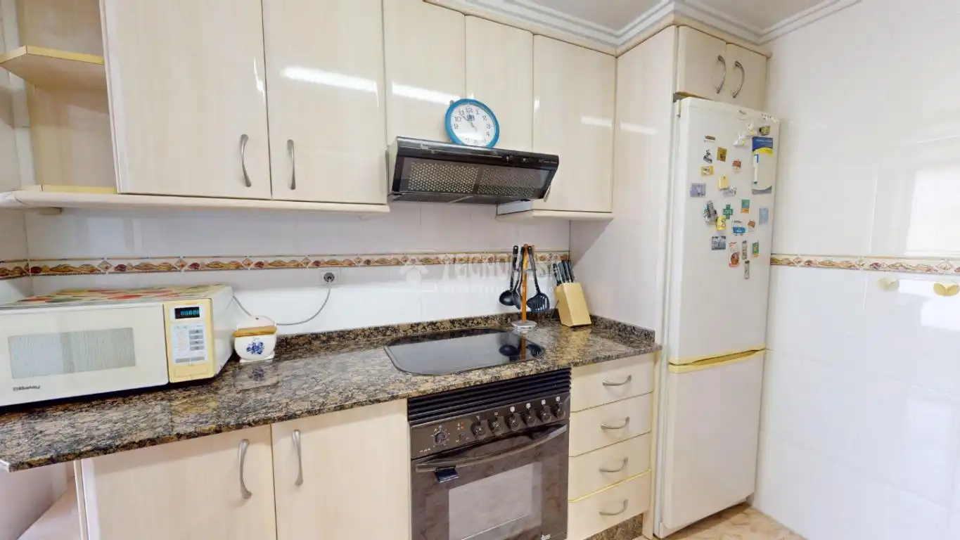 Kitchen of Flat for sale in Valencia  with Air Conditioner and Balcony