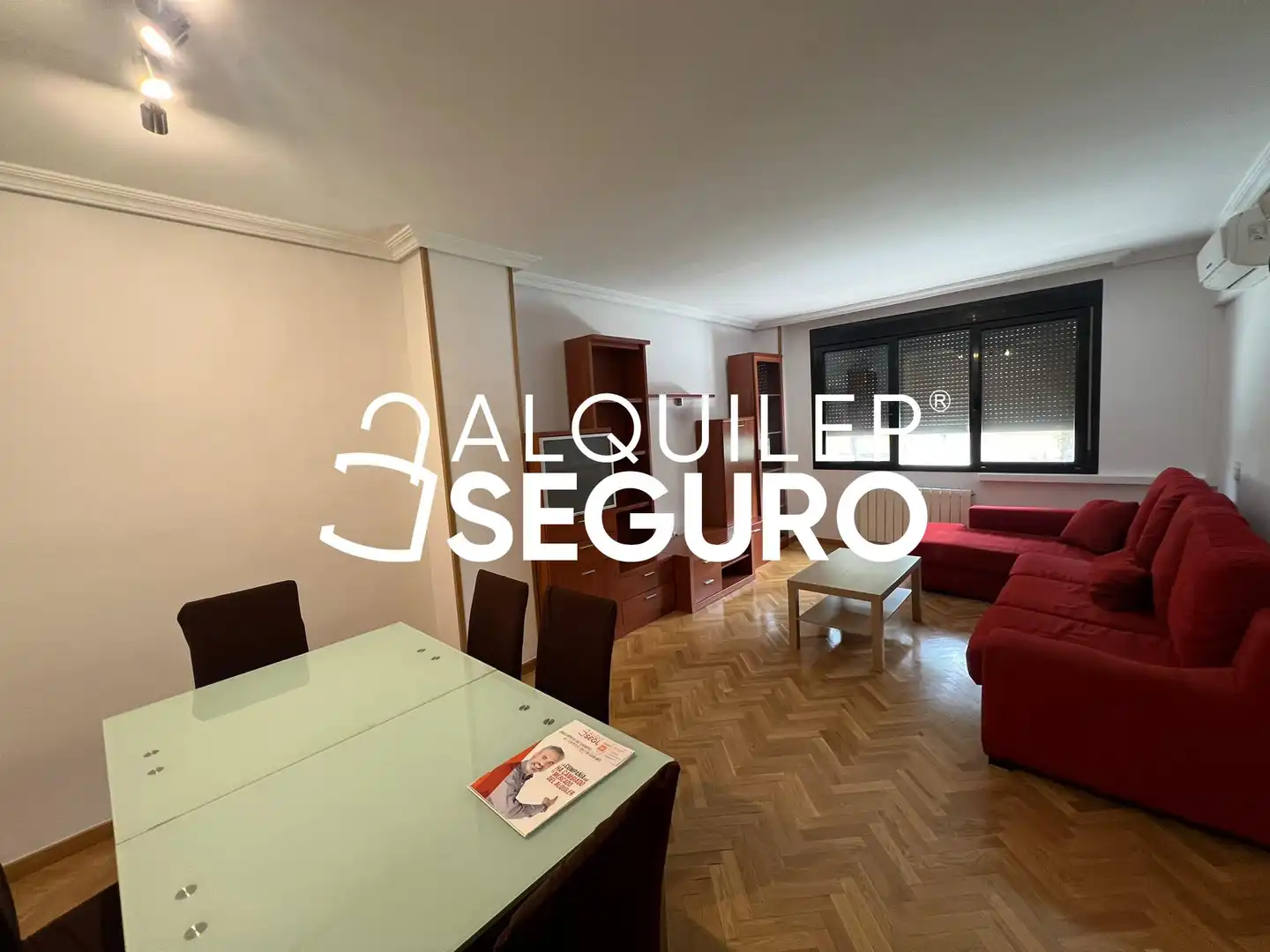 Living room of Flat for rent in Tres Cantos  with Air Conditioner, Heating and Swimming Pool