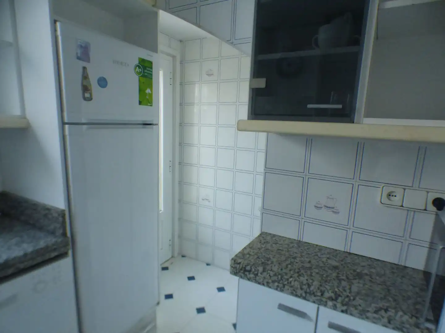 Cocina de Casa adosada de alquiler en Girona con Calefacción, Jardín privado y Terraza