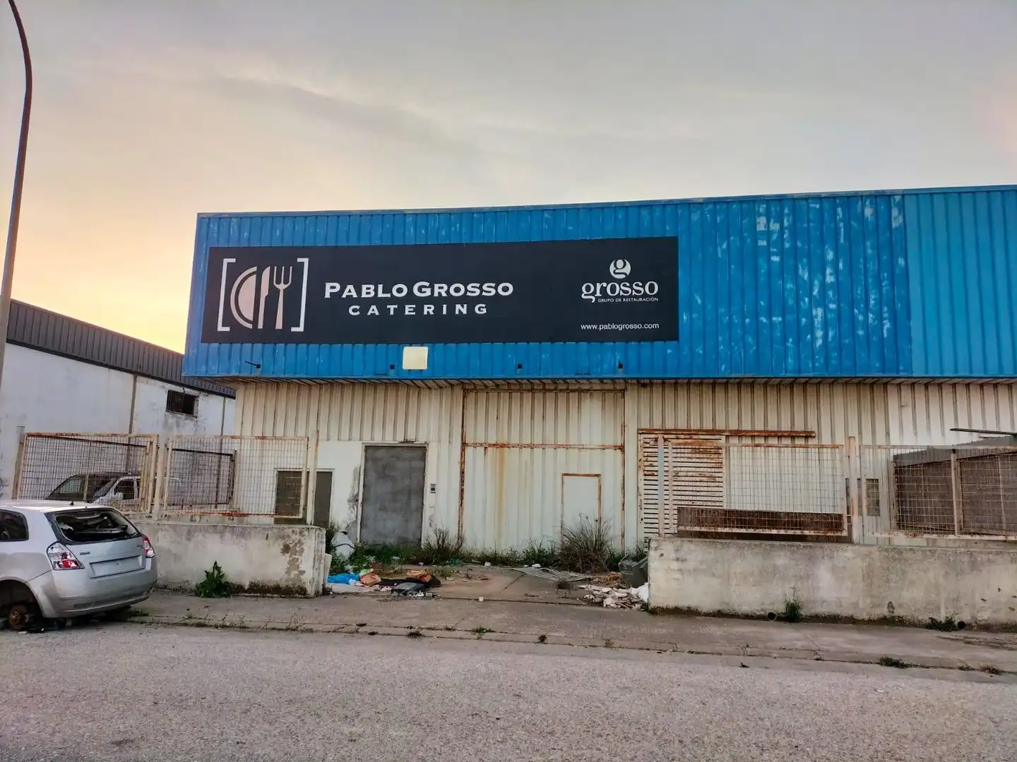 Außenansicht von Fabrikhallen zum Verkauf in Puerto Real
