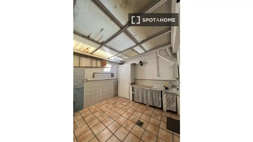 Kitchen of Flat for share in Valencia  with Air Conditioner, Heating and Terrace