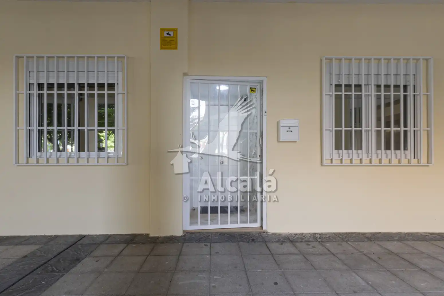 Vista exterior de Piso en venta en Azuqueca de Henares con Aire acondicionado, Jardín privado y Domótica