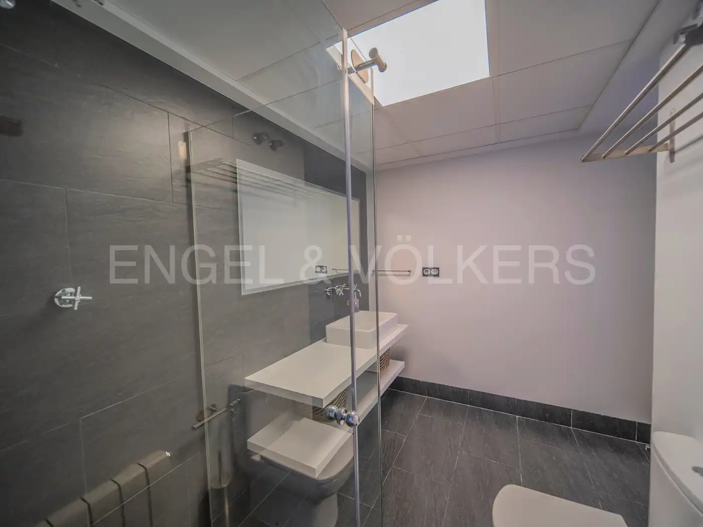 Baño de Piso en venta en Alicante / Alacant con Aire acondicionado, Calefacción y Terraza