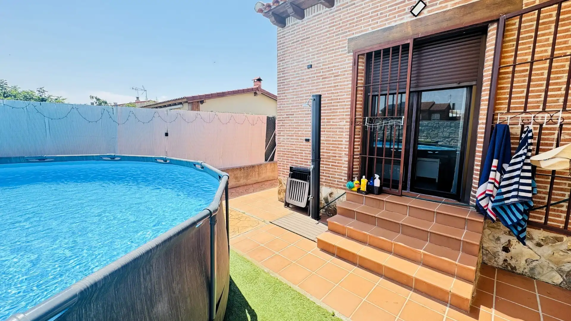 Piscina de Casa o xalet en venda en Cedillo del Condado amb Aire condicionat, Calefacció i Jardí privat