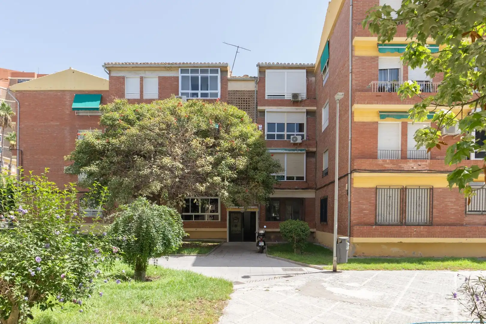 Vista exterior de Piso en venta en Motril con Aire acondicionado