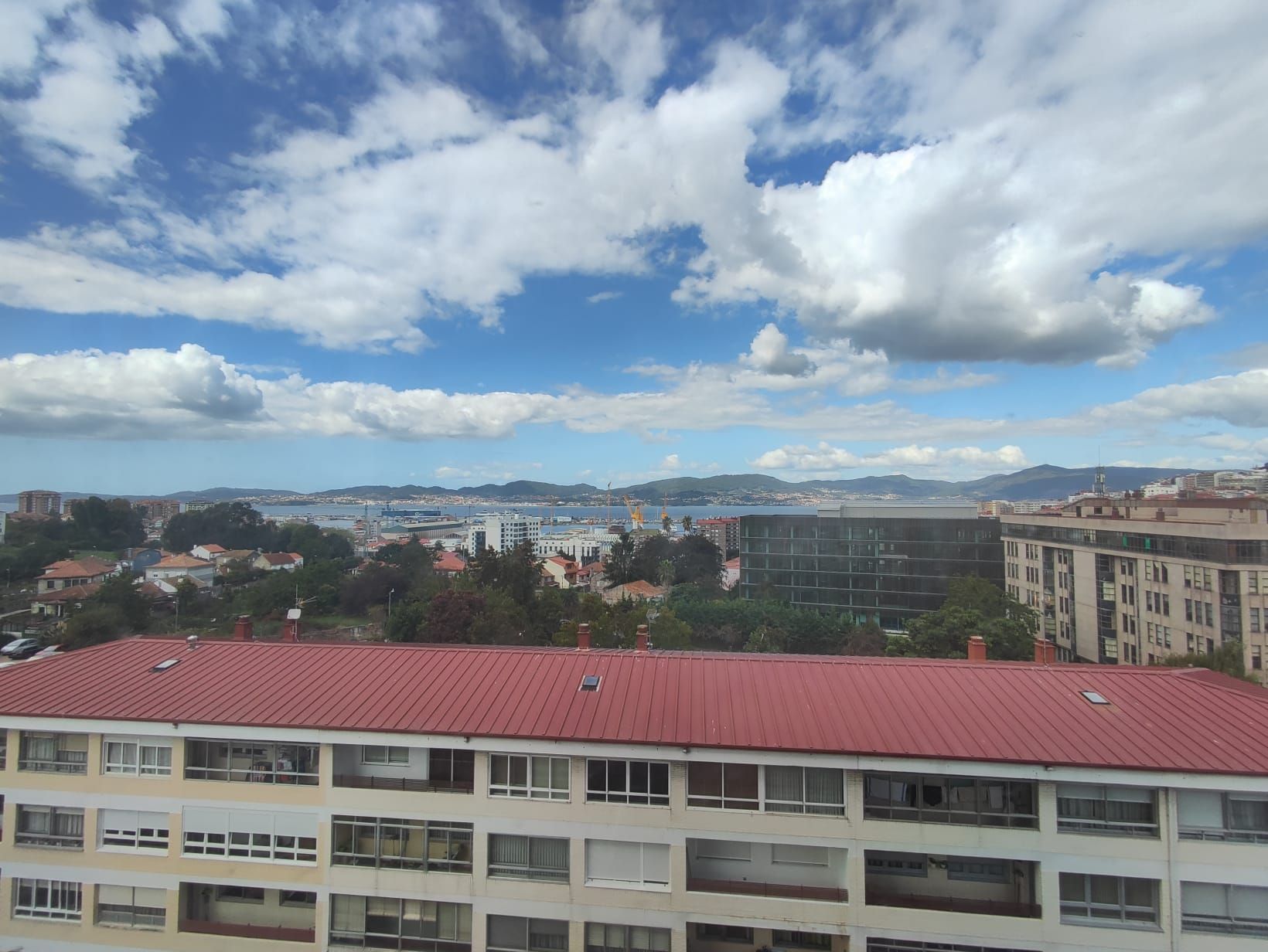 Vista exterior de Pis en venda en Vigo  amb Calefacció, Terrassa i Traster