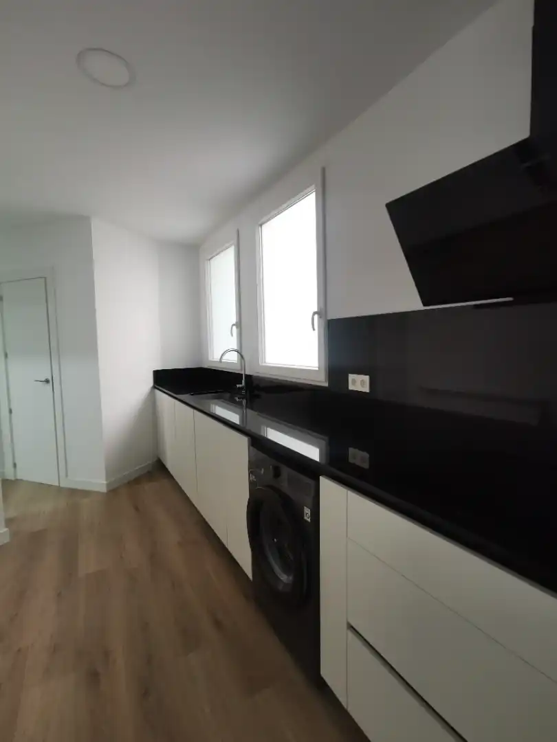 Cuina de Pis de lloguer en Salamanca amb Calefacció, Parquet i Moblat