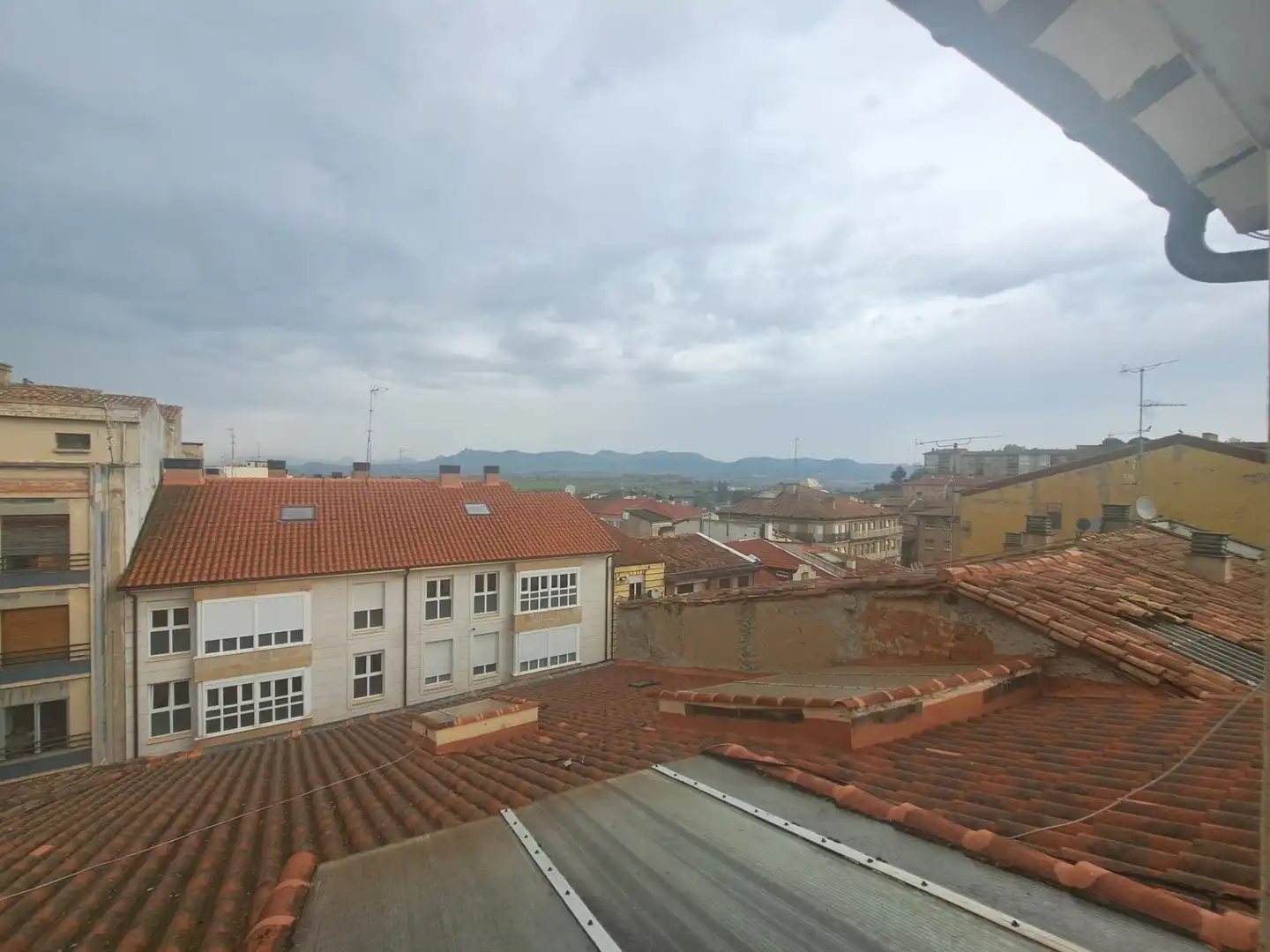 Vista exterior de Dúplex en venta en Haro con Aire acondicionado, Calefacción y Trastero