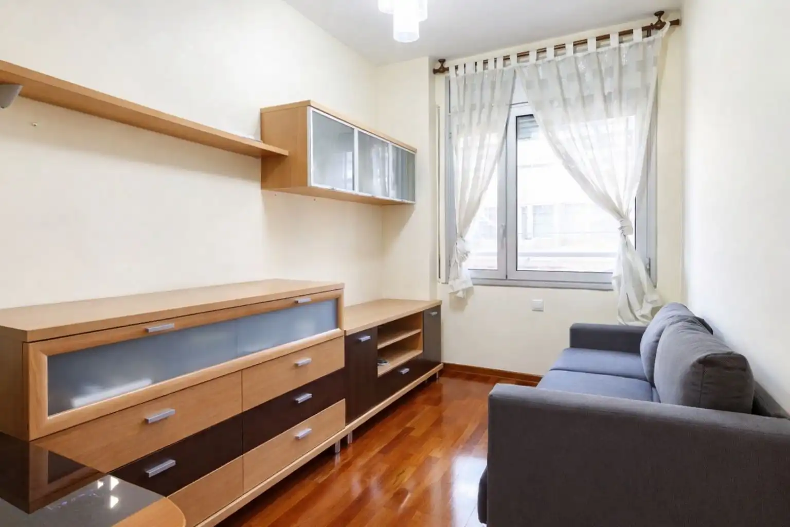 Sala de estar de Piso en venta en Montgat con Calefacción, Parquet y Terraza