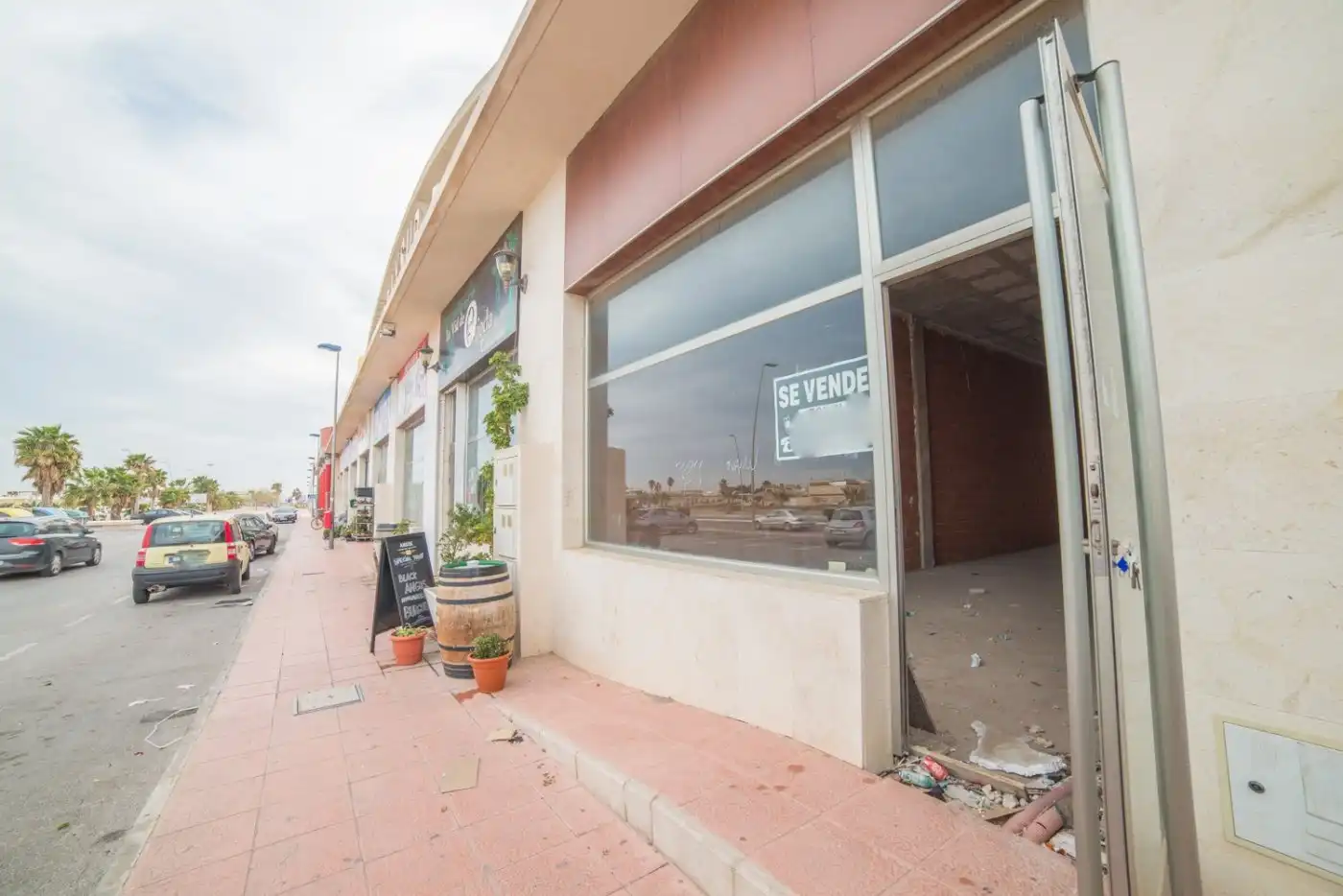 Business premises for sale in Calle viena, imagen 2