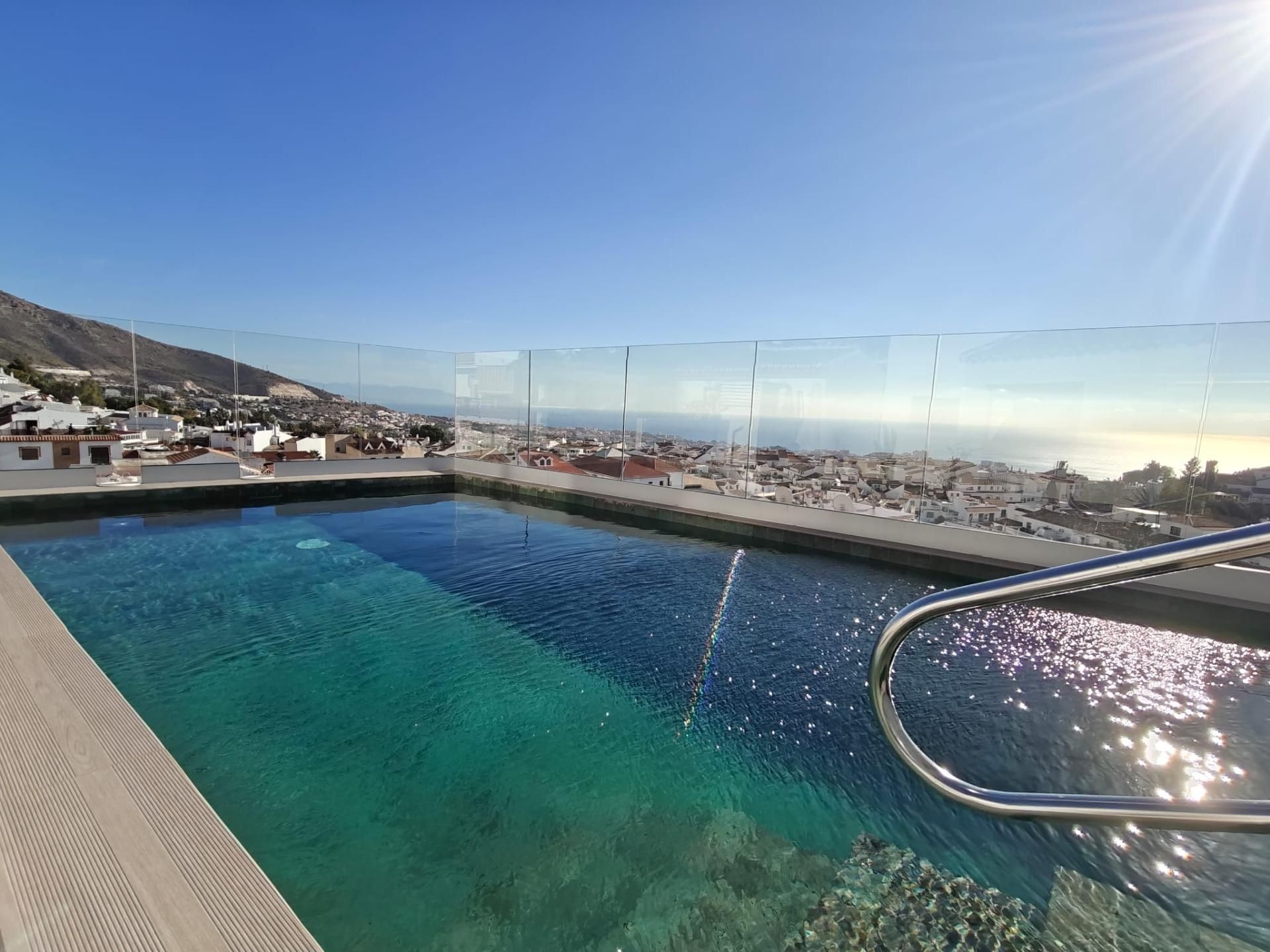 Piscina de Apartament en venda en Benalmádena amb Aire condicionat, Traster i Piscina comunitària