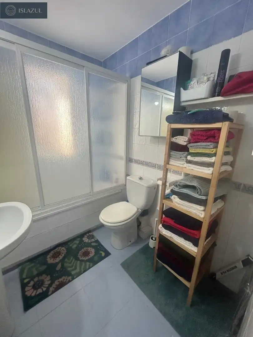 Bany de Apartament en venda en Isla Cristina amb Aire condicionat, Jardí privat i Terrassa