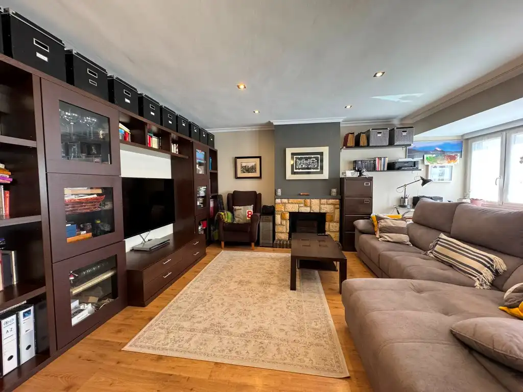 Sala de estar de Piso en venta en Gijón  con Calefacción, Parquet y Horno