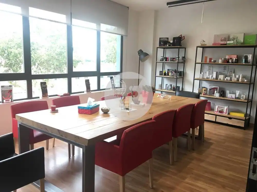 Comedor de Nave industrial de alquiler en Cornellà de Llobregat