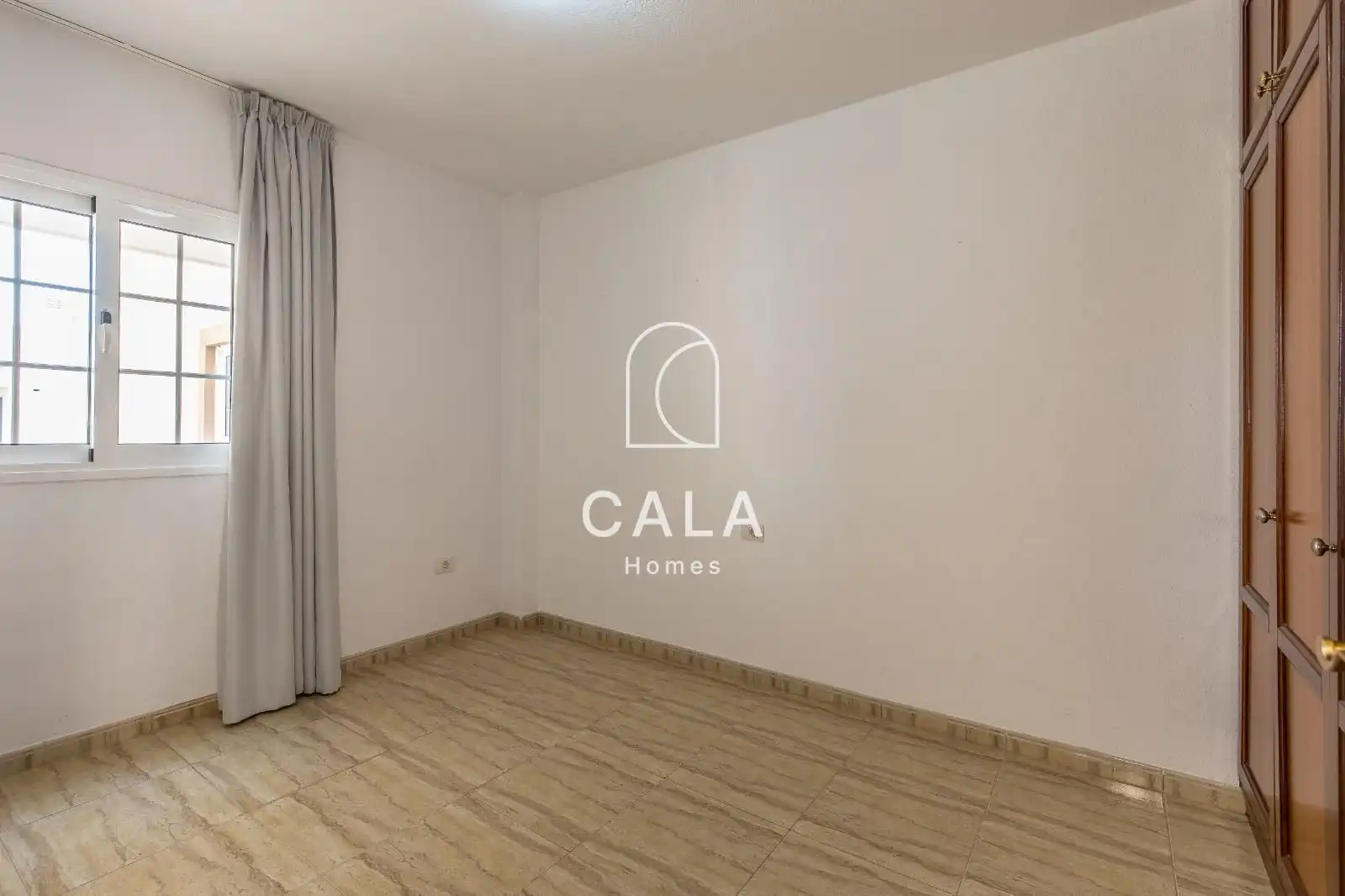 Ático en venta en Arona con Terraza, Trastero y Piscina