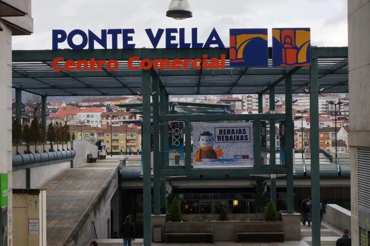 Local de alquiler en Ourense Capital  con Terraza