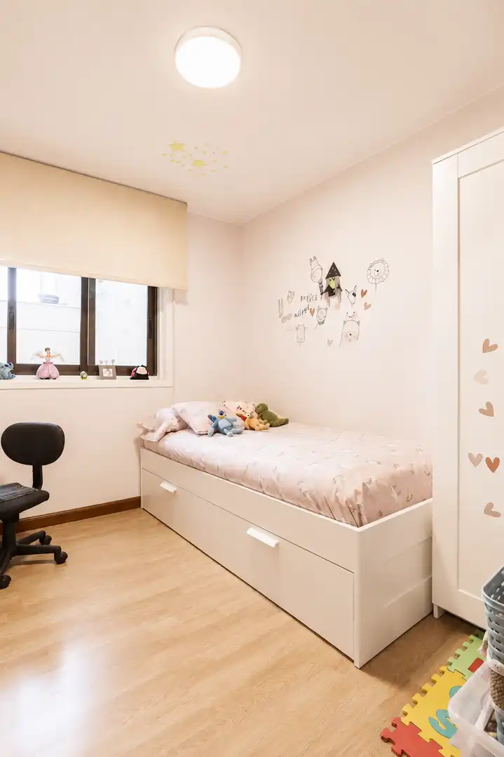 Habitación de Piso en venta en A Coruña Capital  con Calefacción, Terraza y Trastero