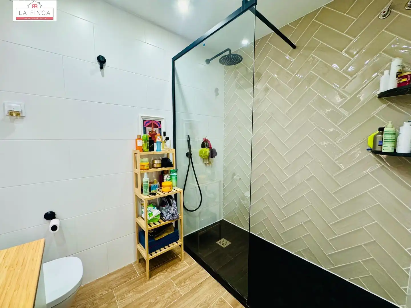Bathroom of Flat for sale in Este