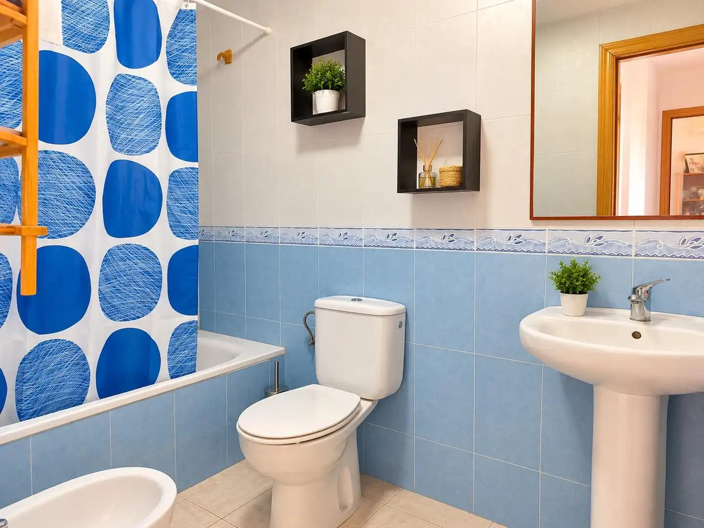 Badezimmer von Wohnung zum Verkauf in Alcanar mit Klimaanlage, Heizung und Terrasse