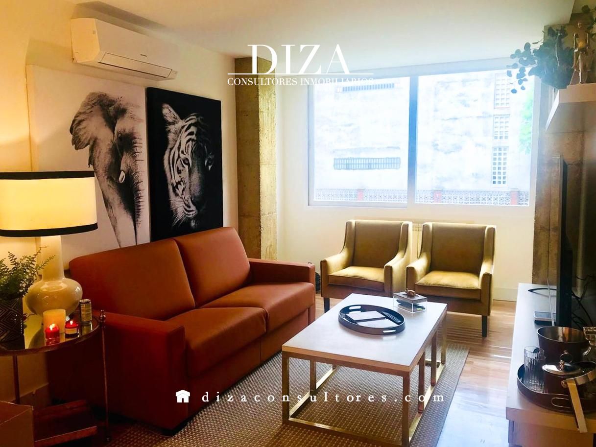 Living room of Flat for sale in  Madrid Capital  with Air Conditioner, Heating and Private garden