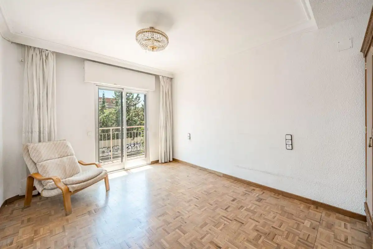 Dormitori de Casa o xalet en venda en Madrid amb Aire condicionat, Calefacció i Jardí privat