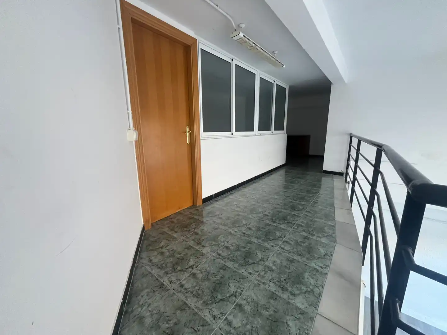Local en venda en Santa Coloma de Gramenet amb Parquet i Alarma
