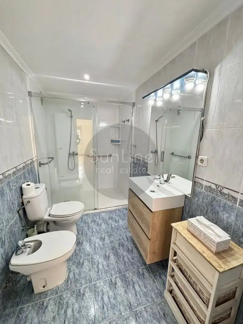 Baño de Piso de alquiler en Valencia con Aire acondicionado, Terraza y Se aceptan mascotas