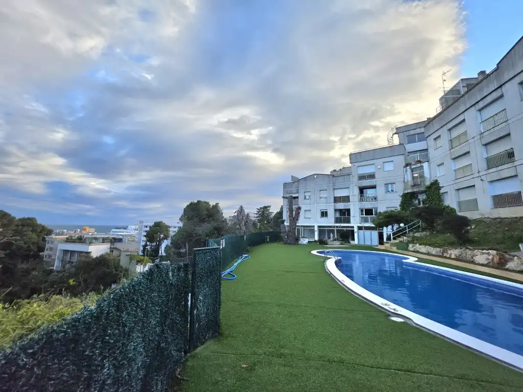 Schwimmbecken von Wohnungen zum Verkauf in Lloret de Mar